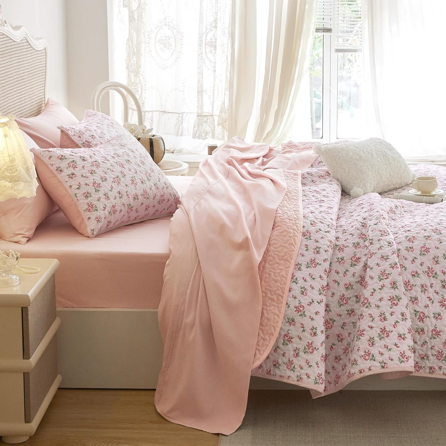 Floral quilt set. Designed for women and young girls, featuring "Coquette" and cottagecore styles.