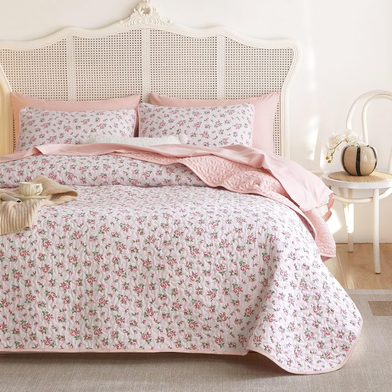 Floral quilt set. Designed for women and young girls, featuring "Coquette" and cottagecore styles.
