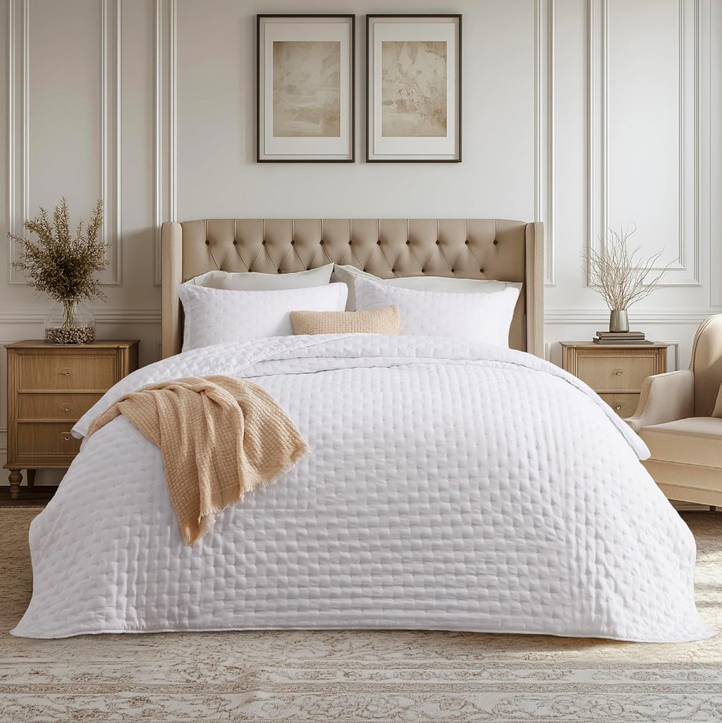 Quilt – Lightweight summer-style Queen-size quilt.