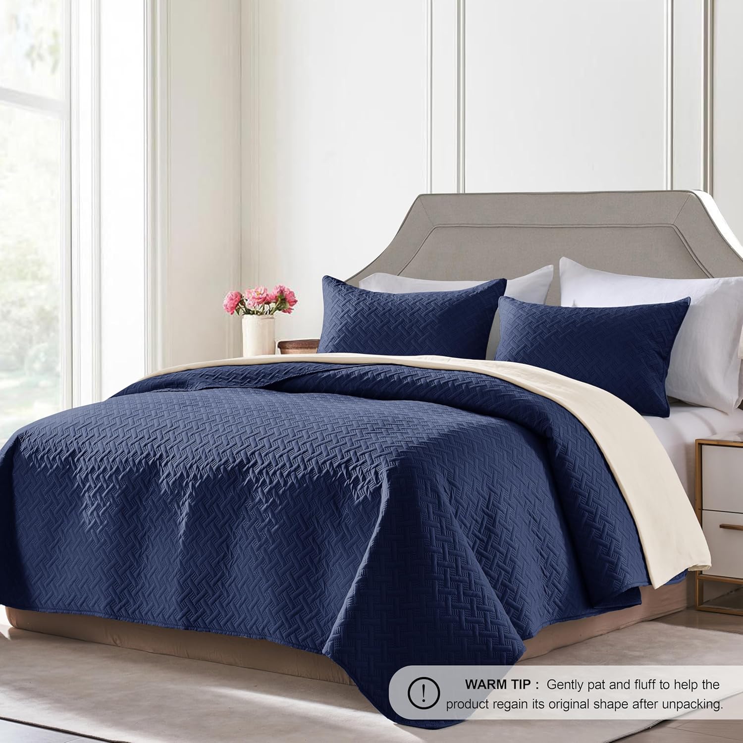 Quilted Bedspread – Ultra-soft, lightweight navy blue microfiber coverlet.
