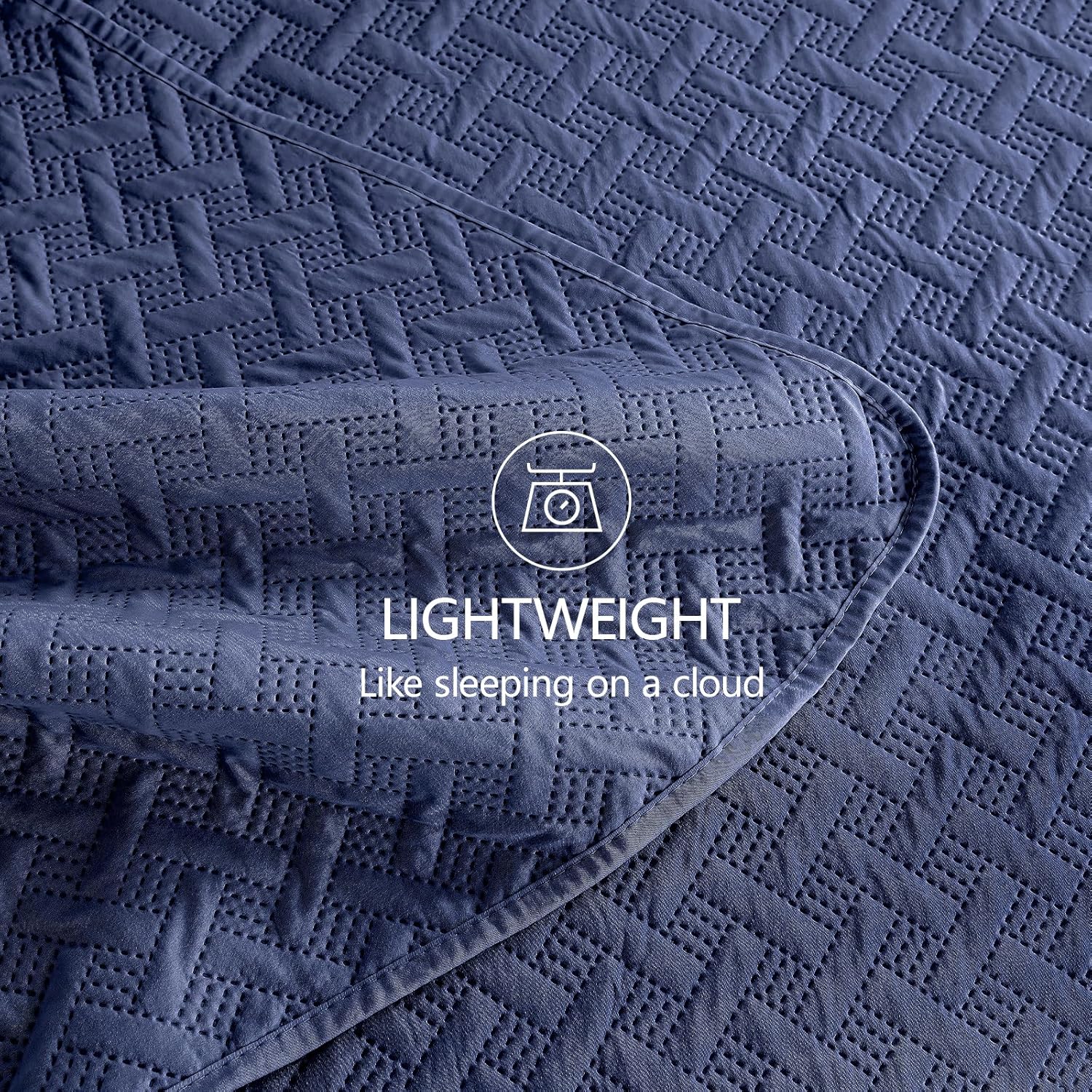 Quilted Bedspread – Ultra-soft, lightweight navy blue microfiber coverlet.