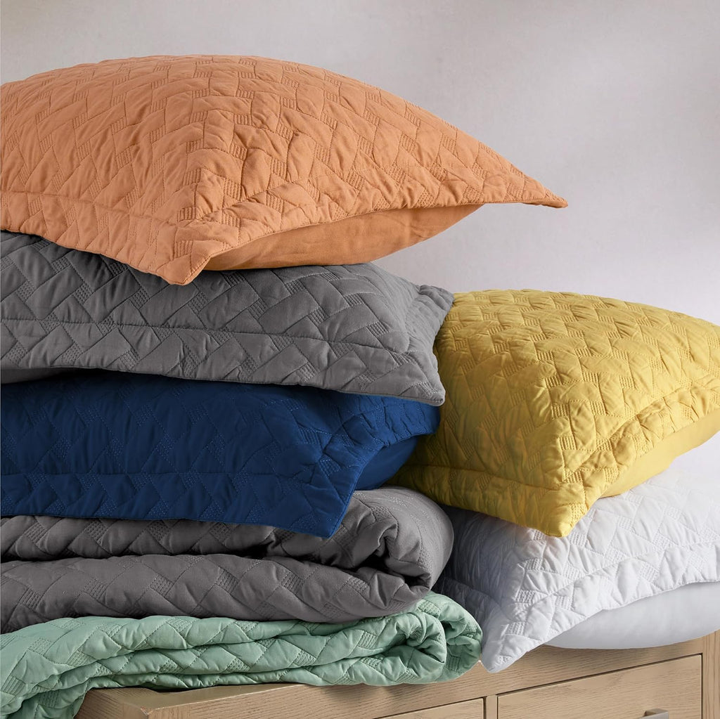 Quilted Bedspread — Grey Basket-Weave Pattern (Queen Size). Soft Quilted Bedding Set.